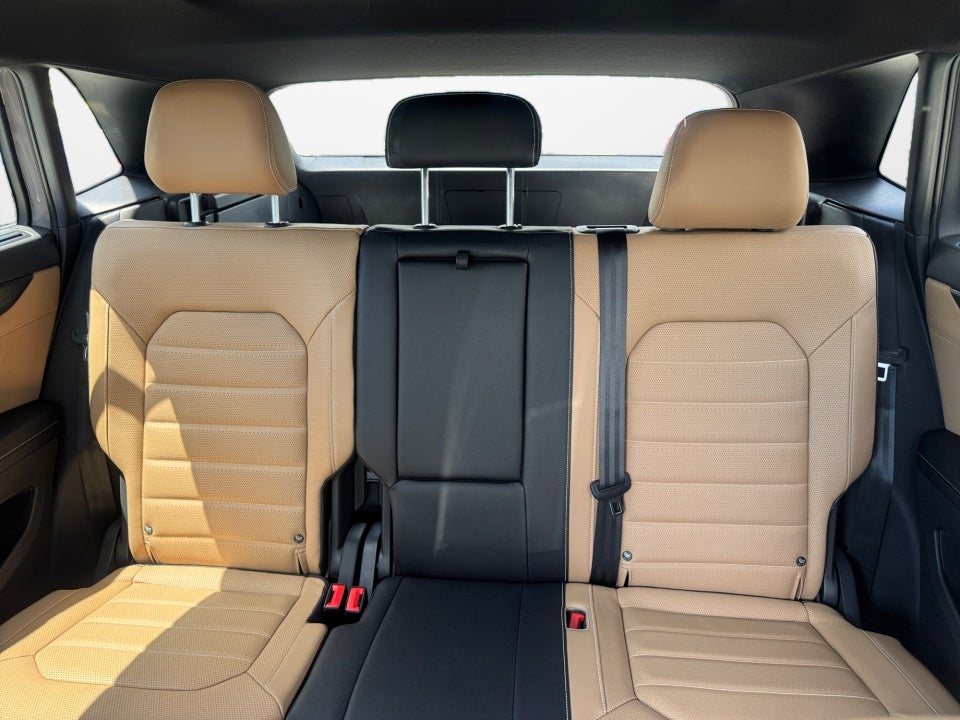 2026 Volkswagen Atlas Cross Sport SEL R-Line Black
