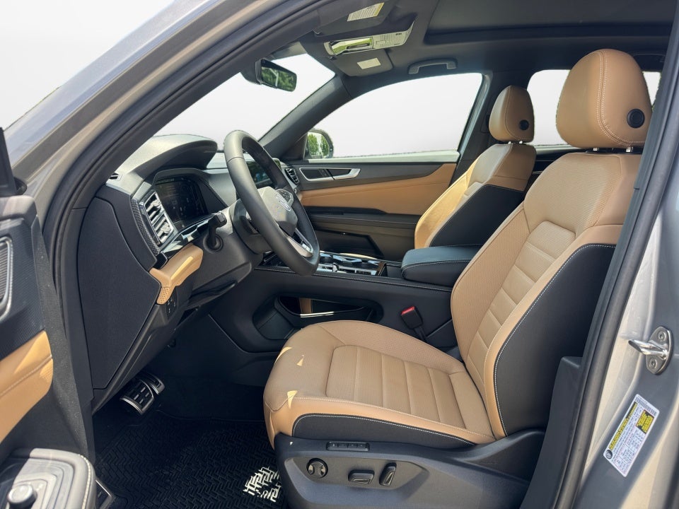 2026 Volkswagen Atlas Cross Sport SEL R-Line Black