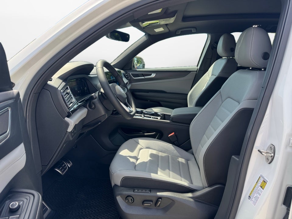 2026 Volkswagen Atlas Cross Sport 2.0T SEL R-Line Black