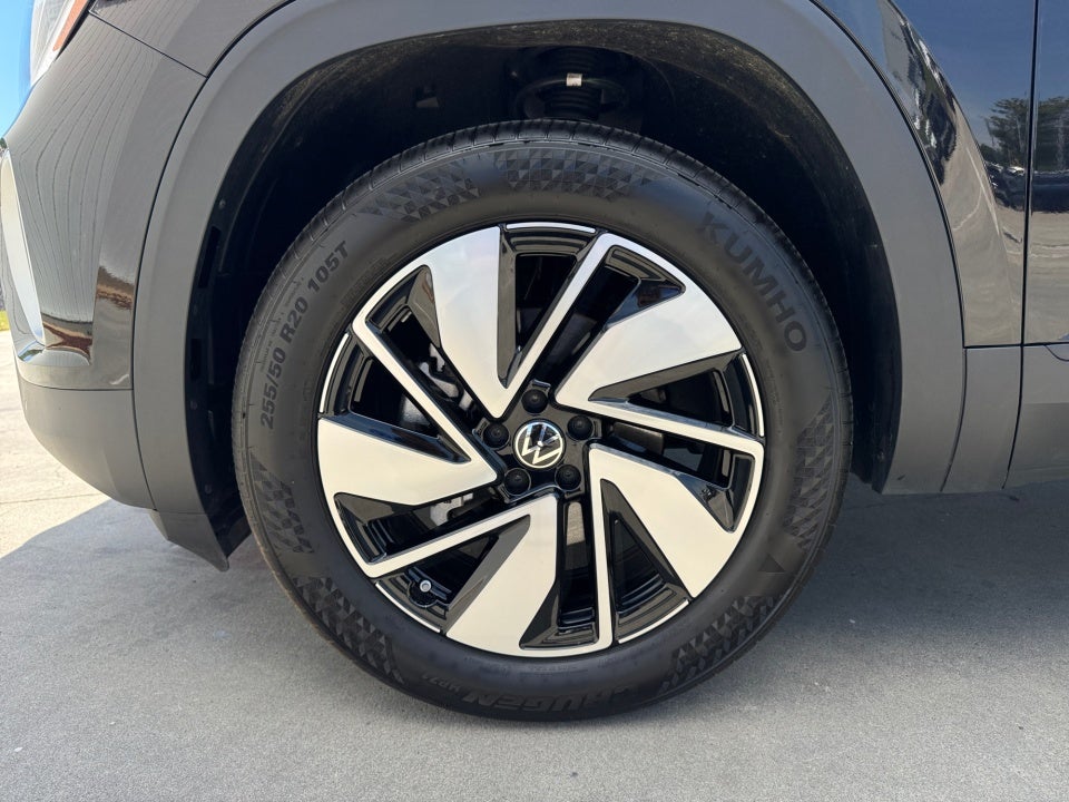 2026 Volkswagen Atlas SE with Technology