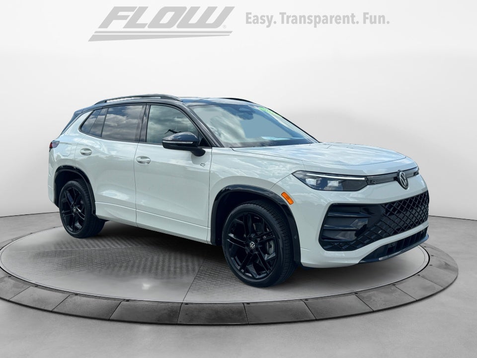 2025 Volkswagen Tiguan SE R-Line Black