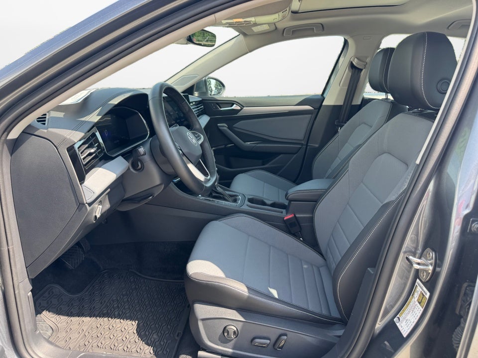2025 Volkswagen Jetta SE