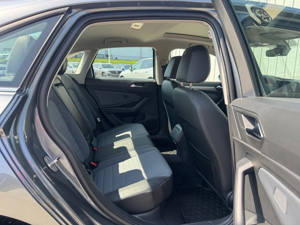 2025 Volkswagen Jetta SE