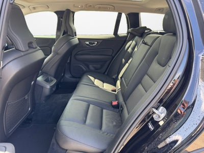 2025 Volvo V60 Cross Country Plus, B5 AWD Gas (mild hybrid)