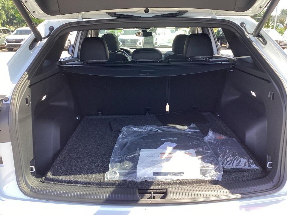 2026 Volkswagen Atlas Cross Sport SEL R-Line Black