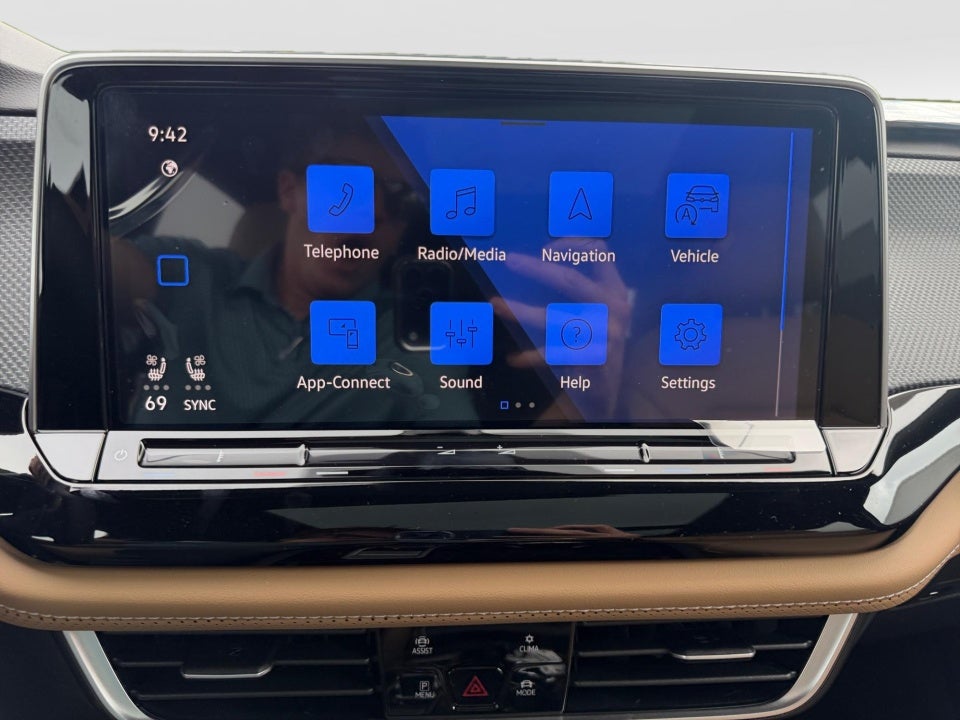 2026 Volkswagen Atlas Cross Sport 2.0T SEL R-Line Black