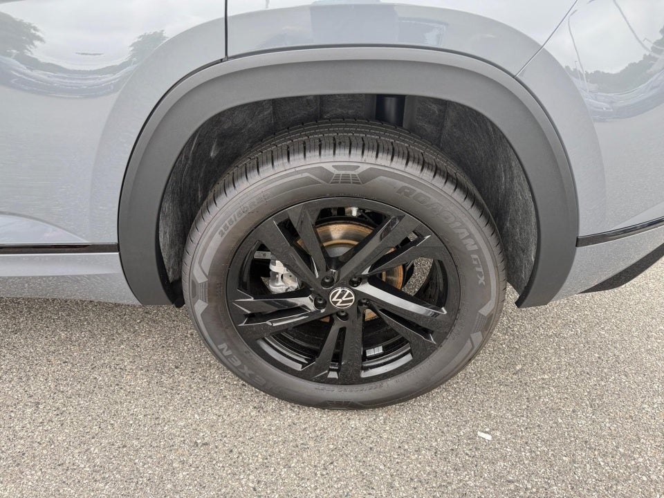 2026 Volkswagen Atlas Cross Sport 2.0T SEL R-Line Black