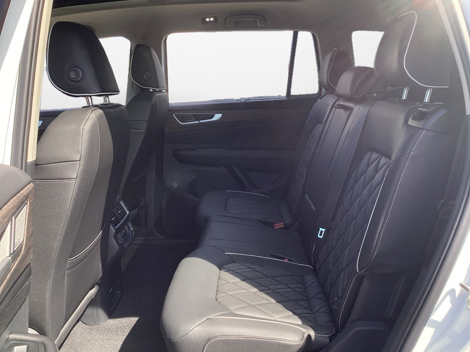 2026 Volkswagen Atlas SEL Premium R-Line