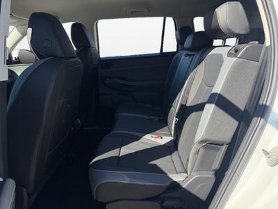 2027 Volkswagen Atlas SE w/Technology