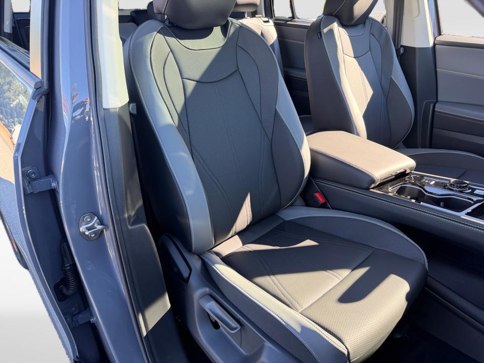 2027 Volkswagen Atlas SE w/Technology