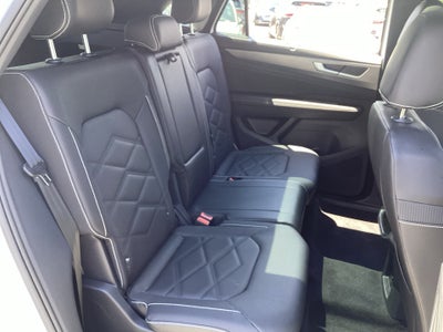 2026 Volkswagen Atlas Cross Sport SE with Technology