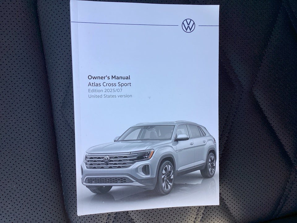 2026 Volkswagen Atlas Cross Sport SE with Technology