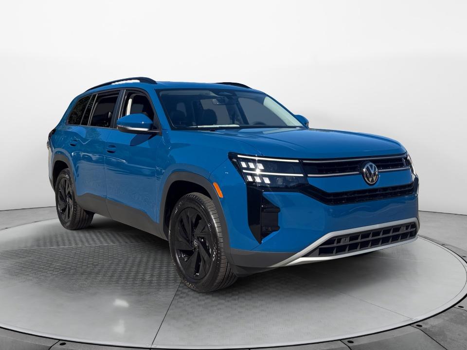 2027 Volkswagen Atlas SE w/Technology