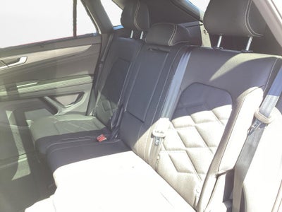 2026 Volkswagen Atlas Cross Sport SE with Technology