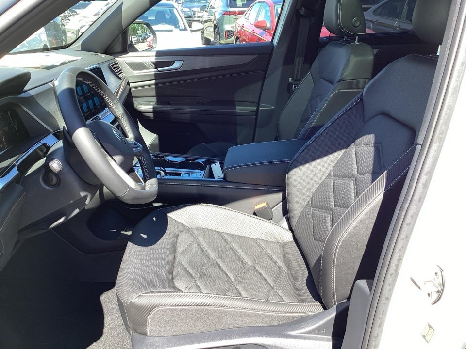 2026 Volkswagen Atlas Cross Sport SE with Technology