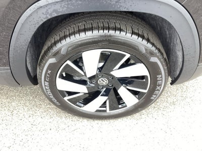 2026 Volkswagen Atlas Cross Sport SE with Technology