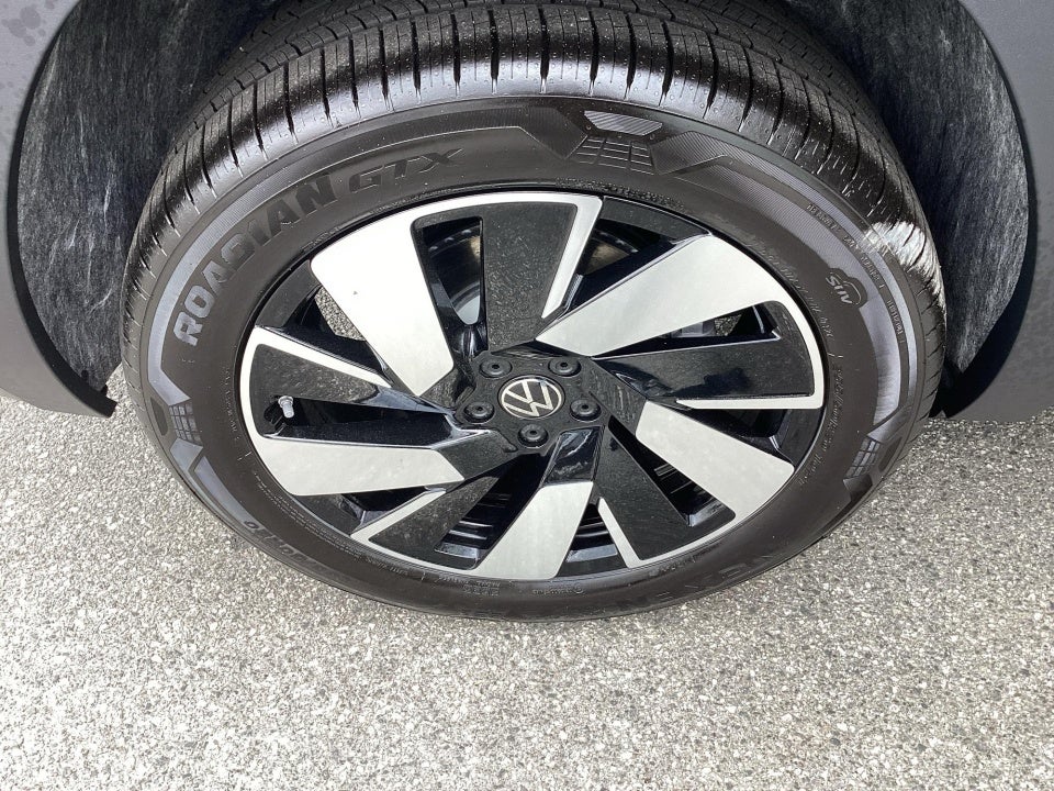 2026 Volkswagen Atlas Cross Sport SE with Technology