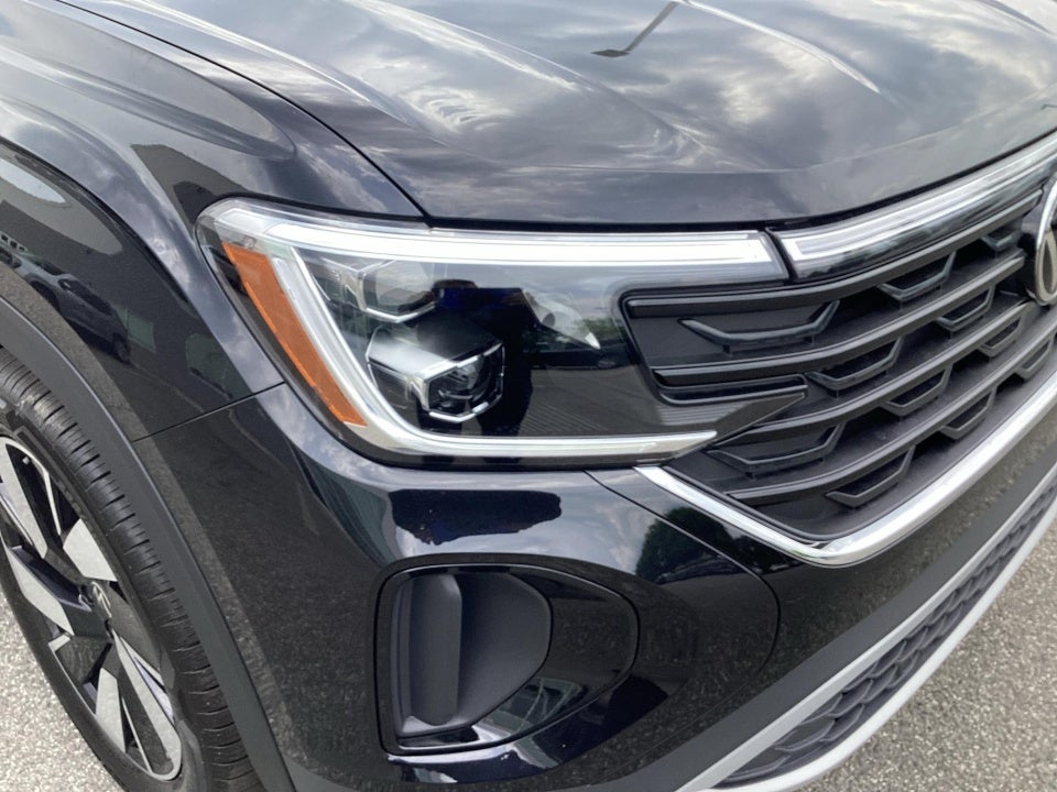 2026 Volkswagen Atlas Cross Sport SE with Technology