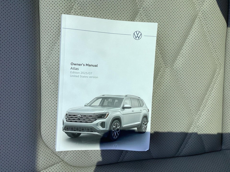 2026 Volkswagen Atlas 2.0T SE w/Technology