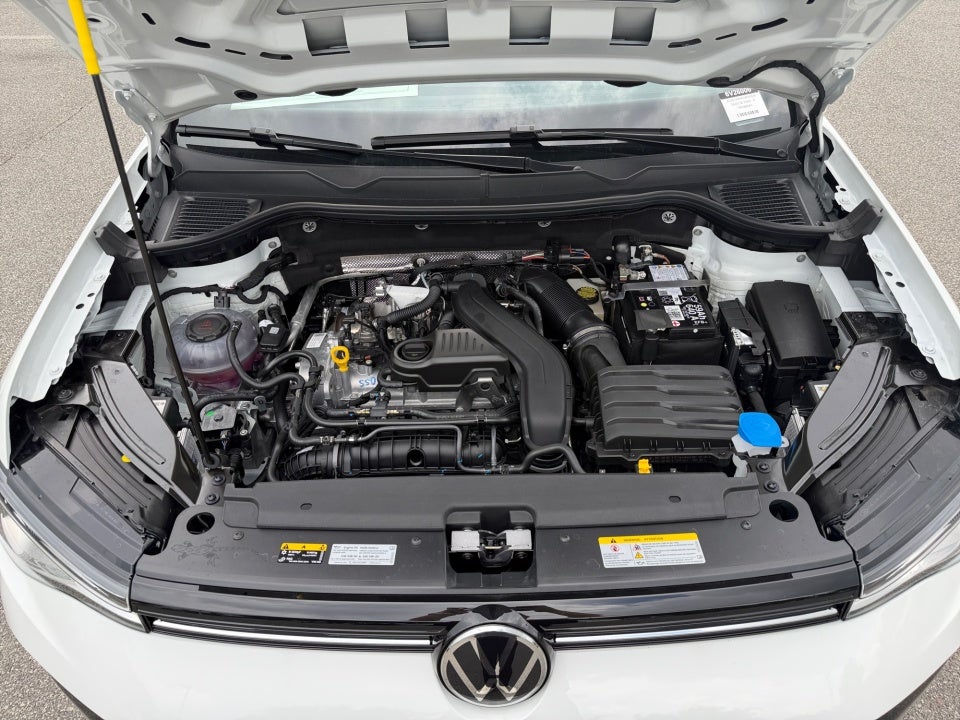 2026 Volkswagen Taos SE