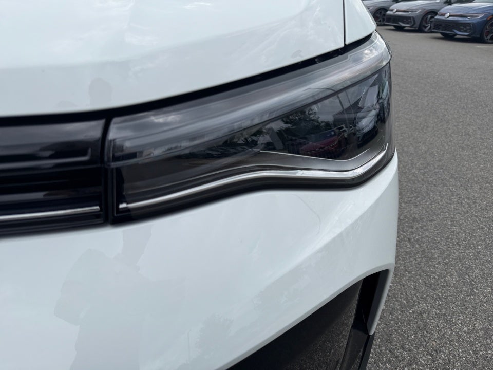2026 Volkswagen Taos SE