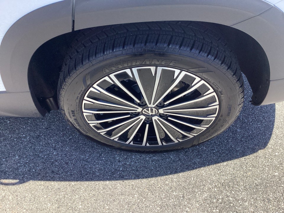 2026 Volkswagen Taos SE