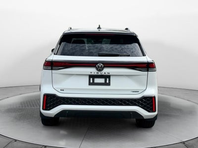 2025 Volkswagen Tiguan SE R-Line Black