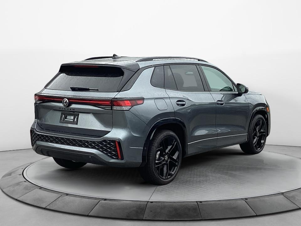 2026 Volkswagen Tiguan SE R-Line Black