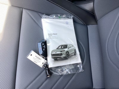 2026 Volkswagen Tiguan SE R-Line Black
