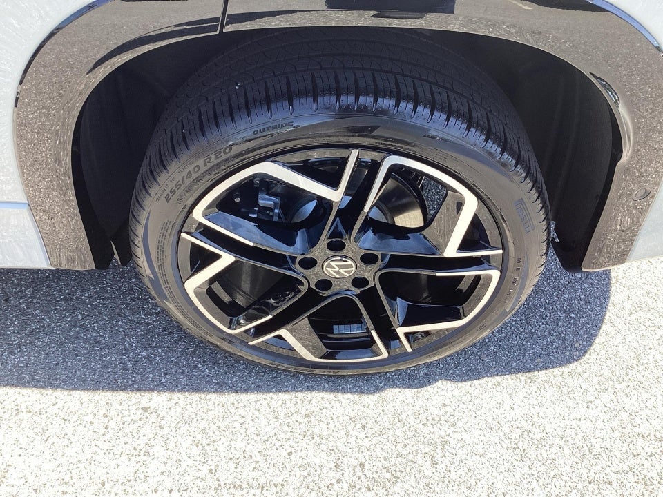 2026 Volkswagen Tiguan SEL R-Line Turbo