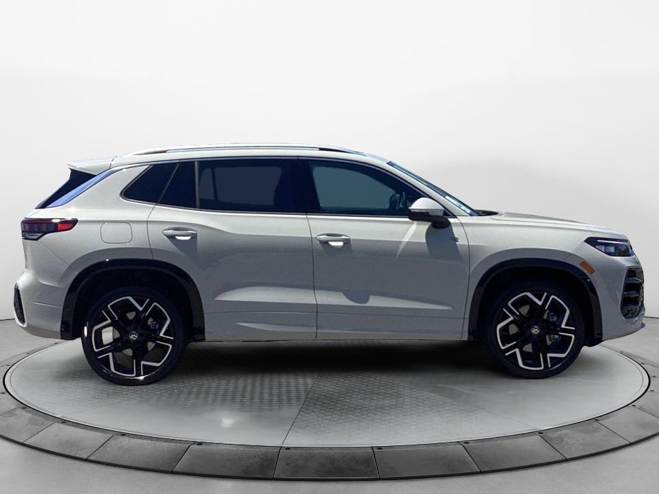 2026 Volkswagen Tiguan SEL R-Line Turbo