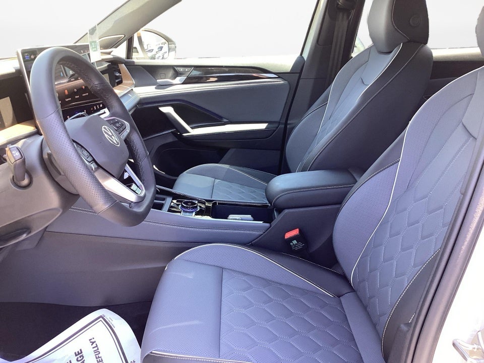 2026 Volkswagen Tiguan SEL R-Line Turbo
