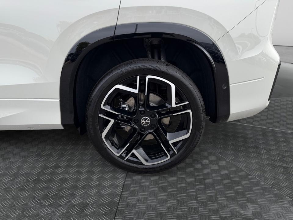 2027 Volkswagen Tiguan SEL R-Line Turbo