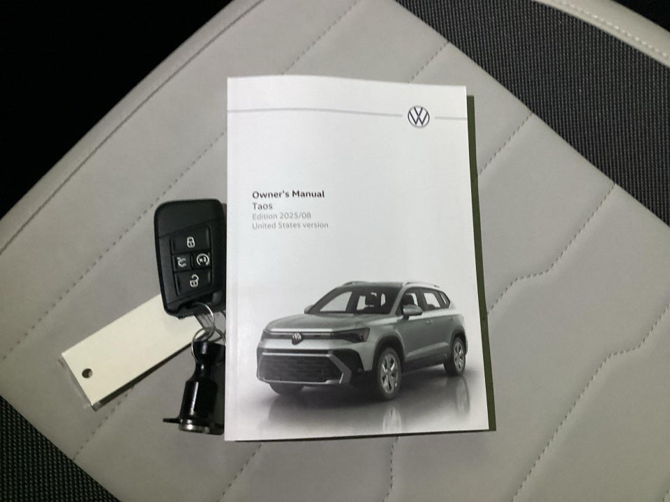2026 Volkswagen Taos SE