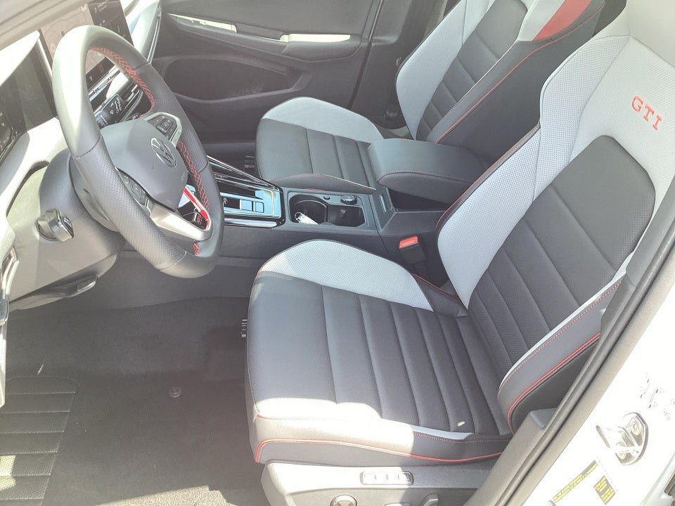 2026 Volkswagen Golf GTI SE