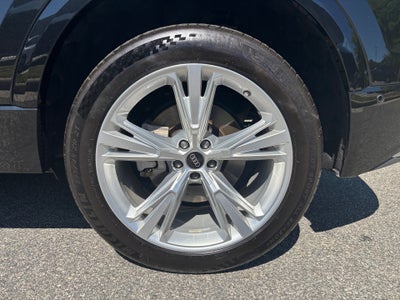 2023 Audi Q8 Premium Plus 55 TFSI quattro Tiptronic