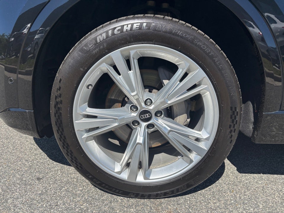 2023 Audi Q8 Premium Plus 55 TFSI quattro Tiptronic