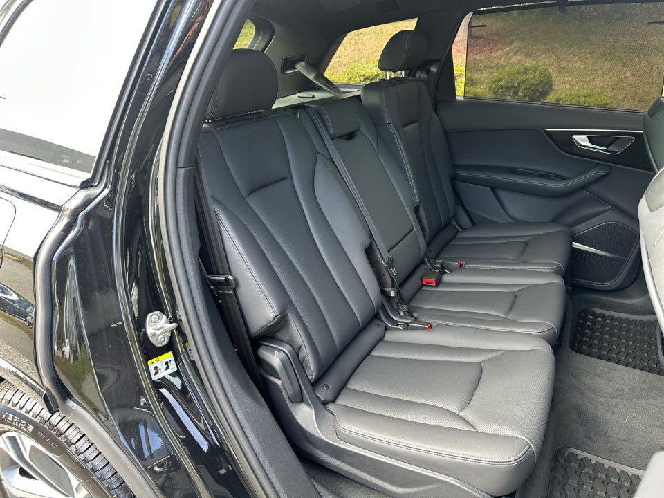 2025 Audi Q7 Premium Plus