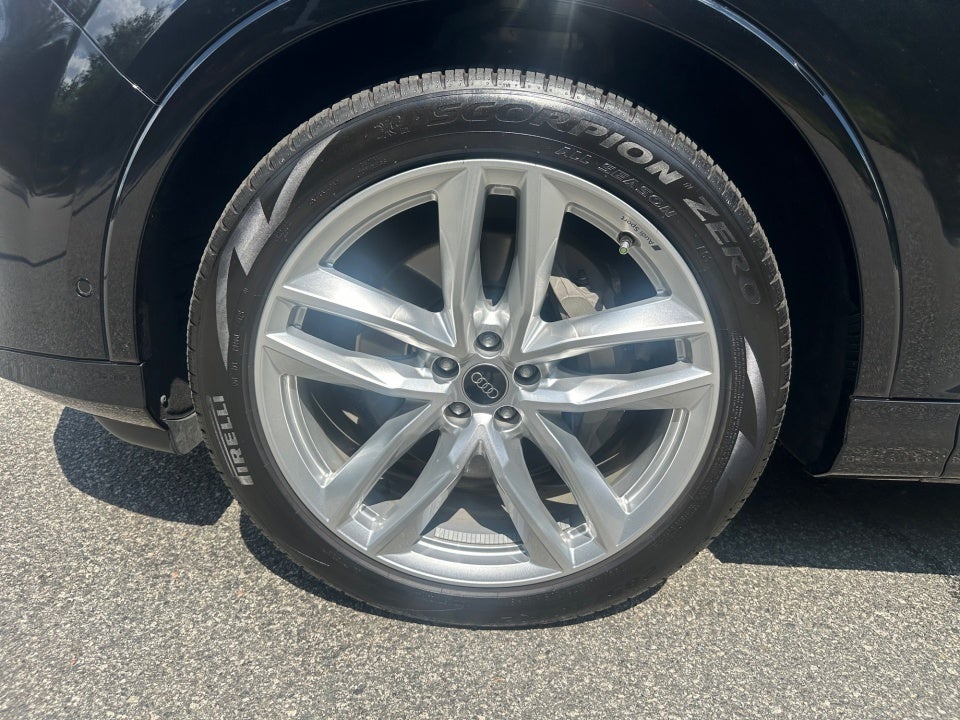 2025 Audi Q7 Premium Plus