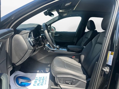 2025 Audi Q7 Premium Plus