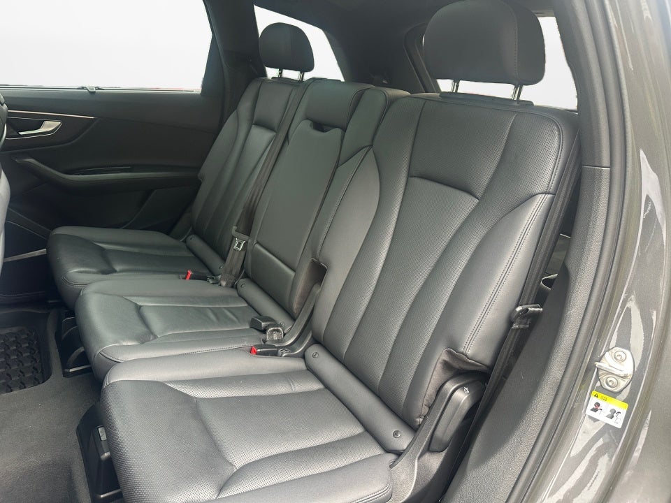 2022 Audi Q7 Premium Plus