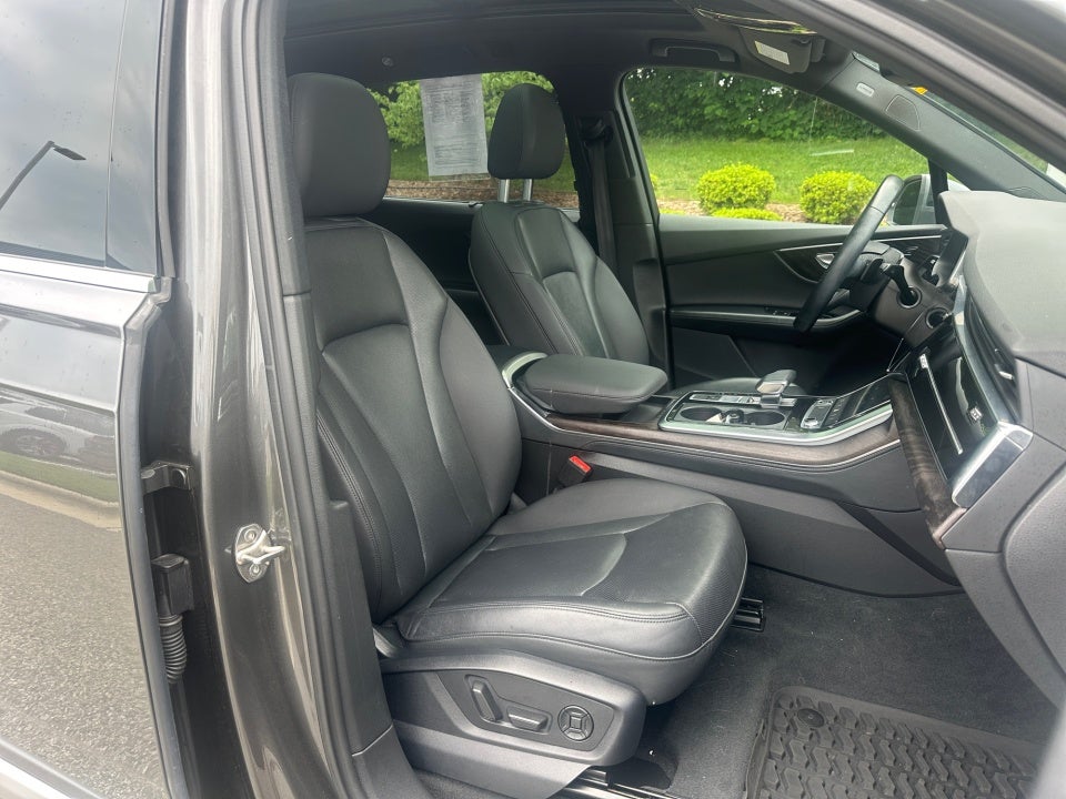 2022 Audi Q7 Premium Plus