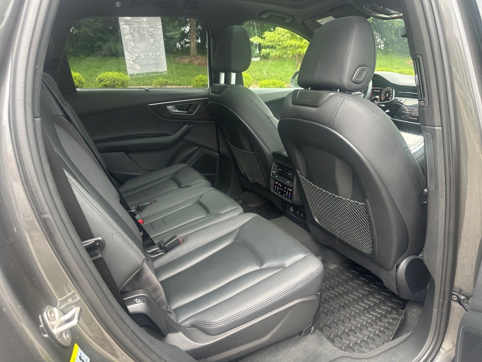 2022 Audi Q7 Premium Plus