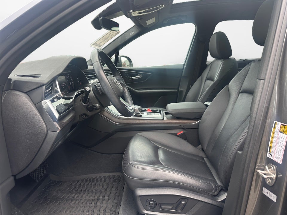 2022 Audi Q7 Premium Plus