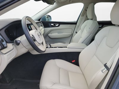 2023 Volvo XC60 Plus Bright Theme