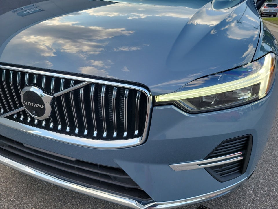 2023 Volvo XC60 Plus Bright Theme