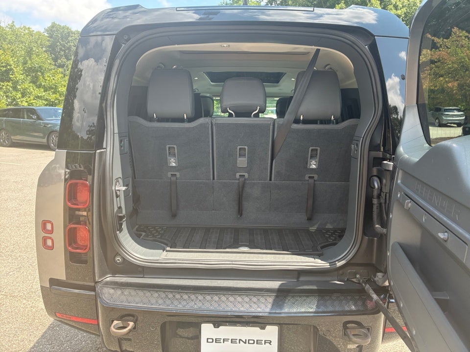 2024 Land Rover Defender X-Dynamic SE