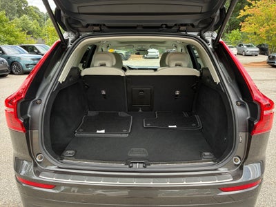 2022 Volvo XC60 Momentum