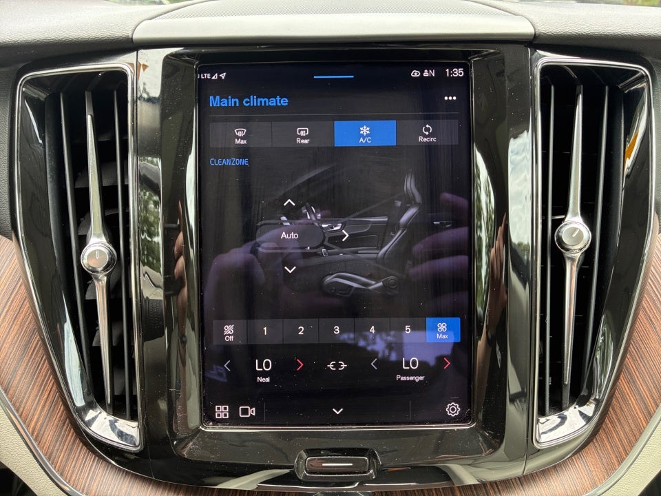 2022 Volvo XC60 Momentum