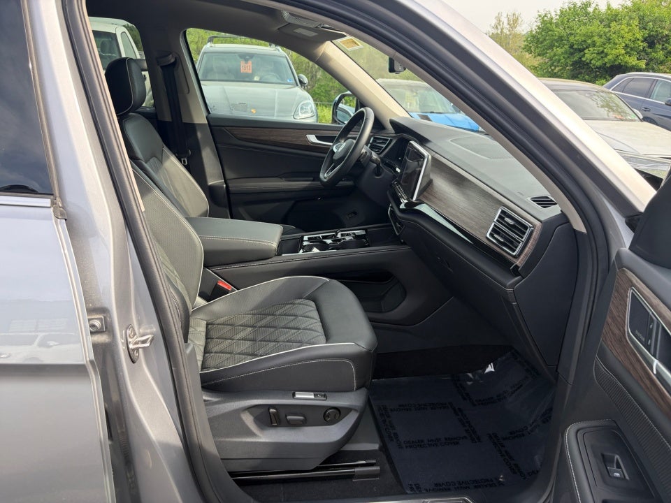 2025 Volkswagen Atlas 2.0T SEL Premium R-Line